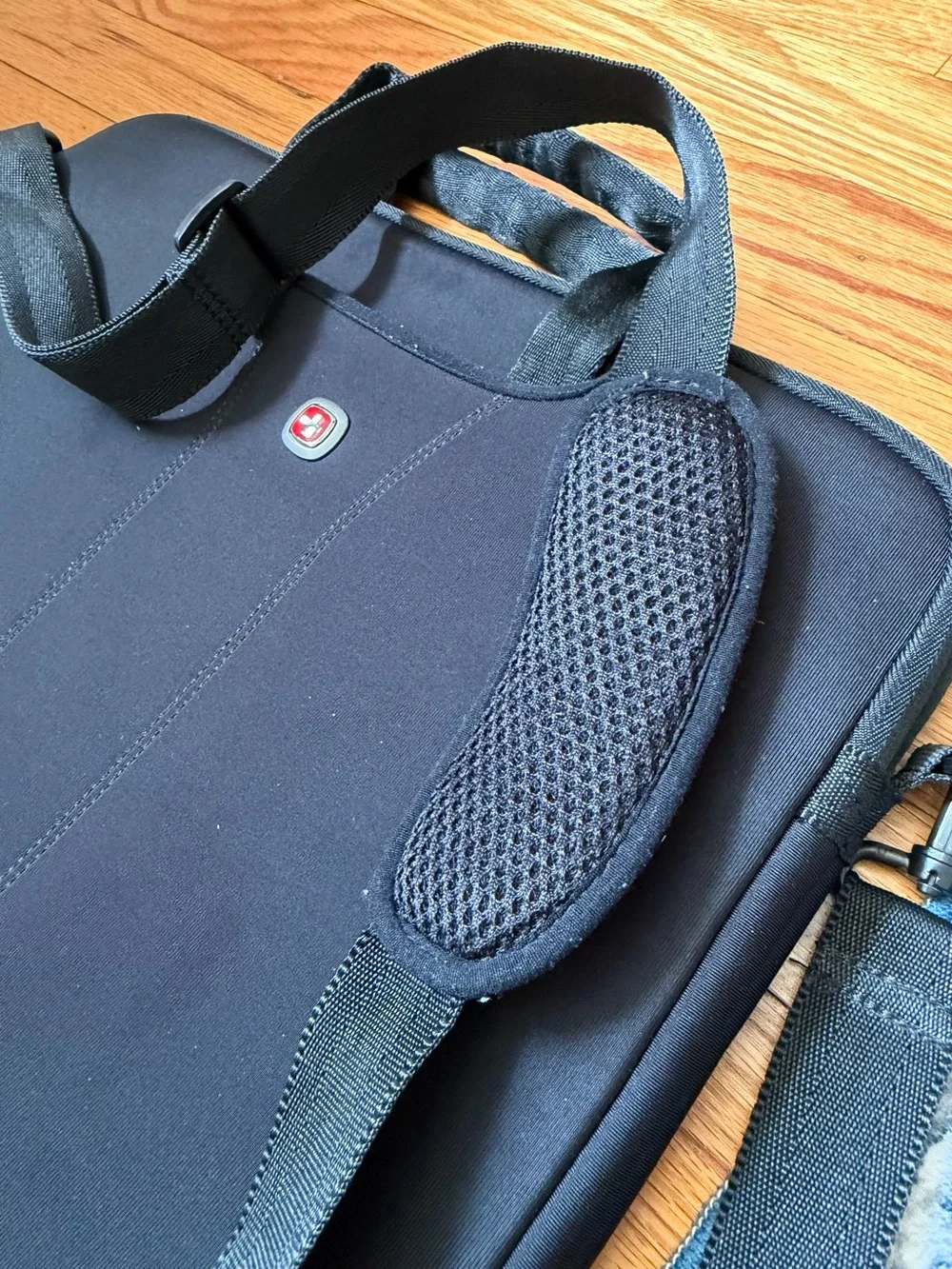 Wenger Swissgear Legacy Ultra Slim Neoprene Laptop Case 14”